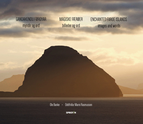 Forsiden af bogen med billeder og ord om Færøerne..